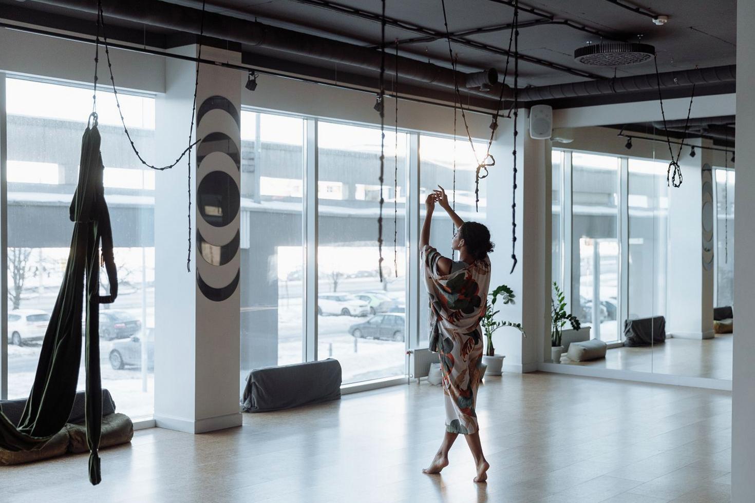 Pratique de yoga sereine au studio Zelmique Lyon
